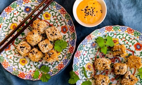 Nuggets De Tofu Crujientes Con Costra De Avena Y Salsa Dip Asiática Cremosa