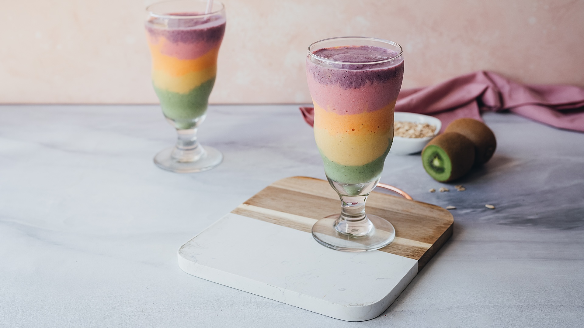 Smoothie Arcoiris de Avena y Frutas