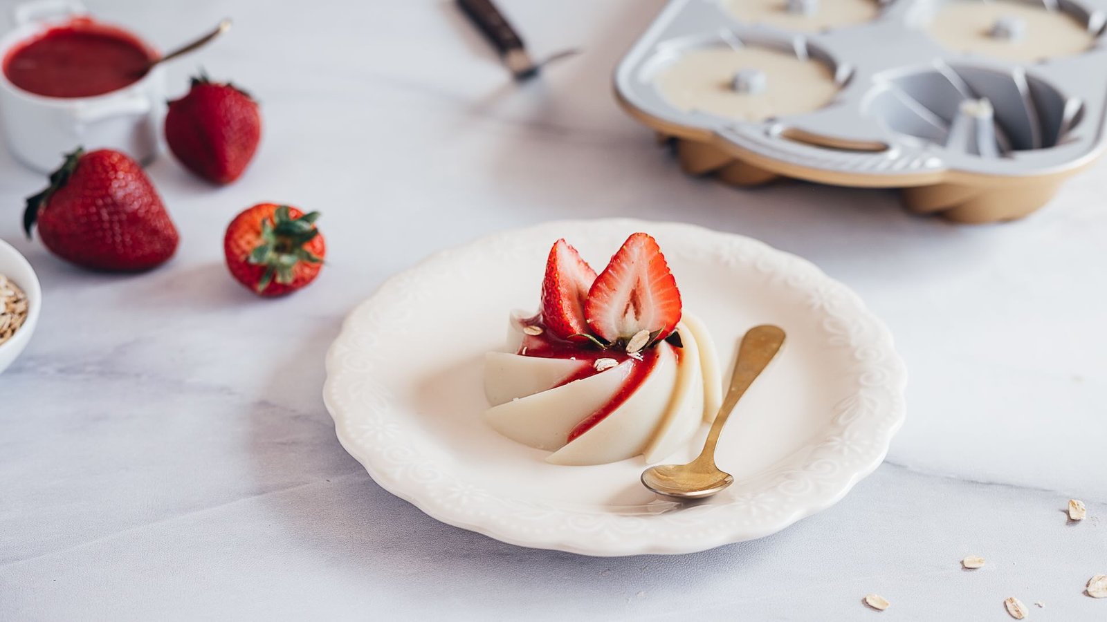 Panna cotta de Avena y Salsa de Fresas