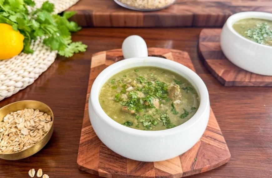 Sopa de pollo con copos de avena